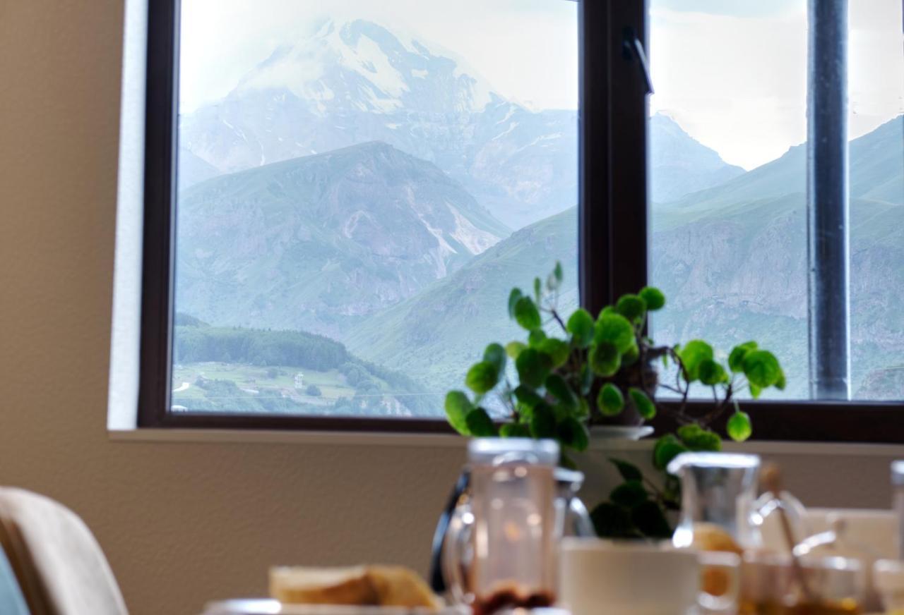 Hotel Axien Kazbegi Exteriör bild