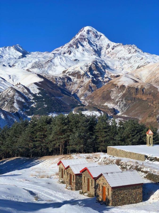 Hotel Axien Kazbegi Exteriör bild
