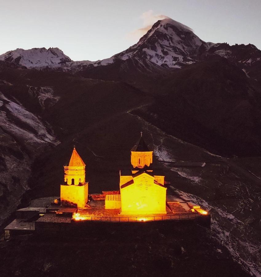Hotel Axien Kazbegi Exteriör bild