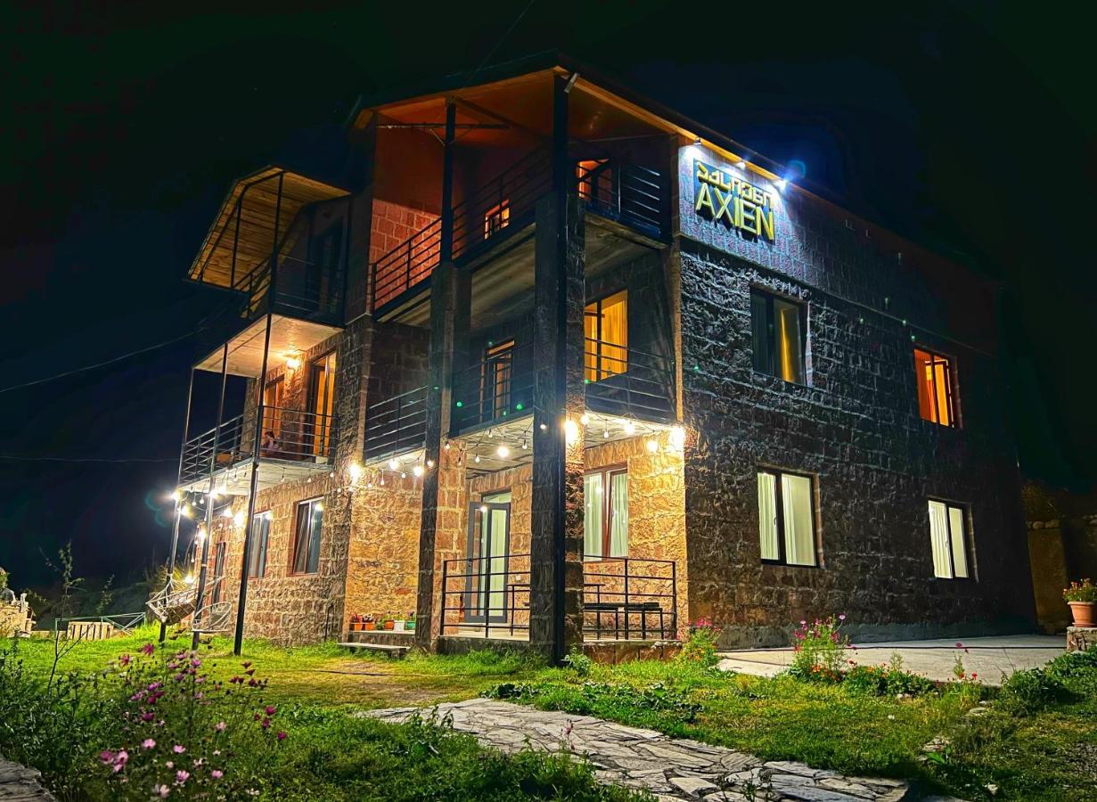 Hotel Axien Kazbegi Exteriör bild