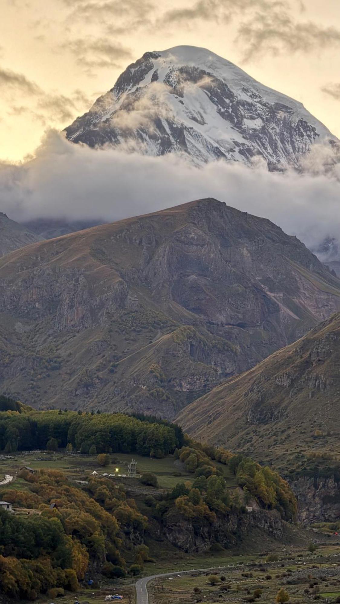Hotel Axien Kazbegi Exteriör bild