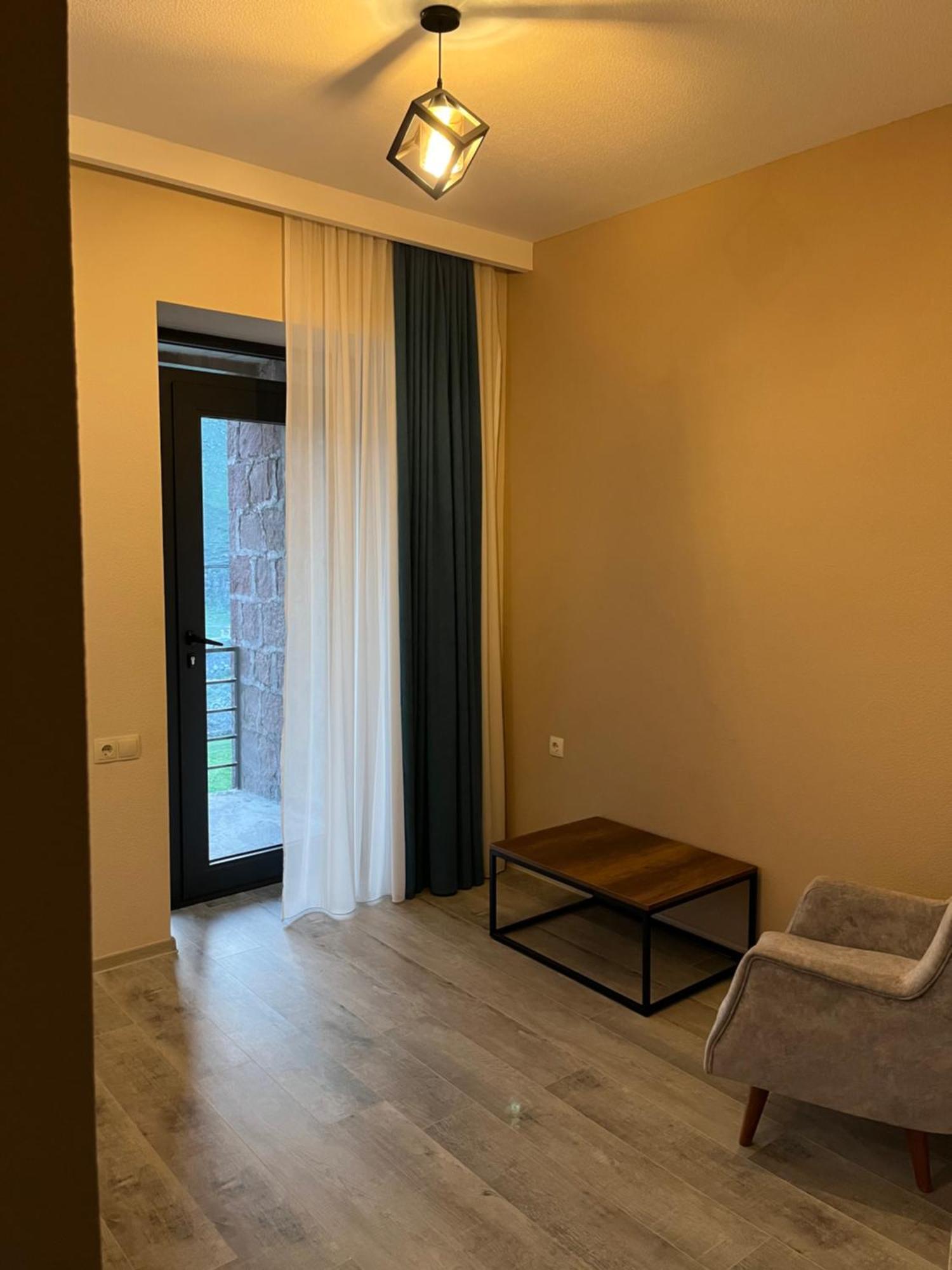 Hotel Axien Kazbegi Exteriör bild